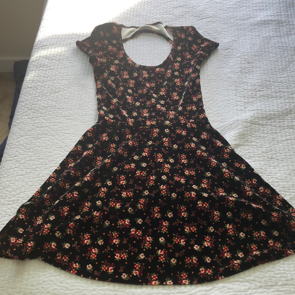 Made in USA - EUC velvet floral skater dress